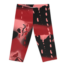 Cargar imagen en el visor de la galería, Strawberry Flower Drip Capri Leggings