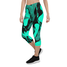 Load image into Gallery viewer, Green Gel Capri Leggings