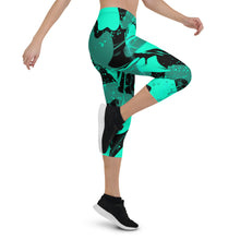 Load image into Gallery viewer, Green Gel Capri Leggings
